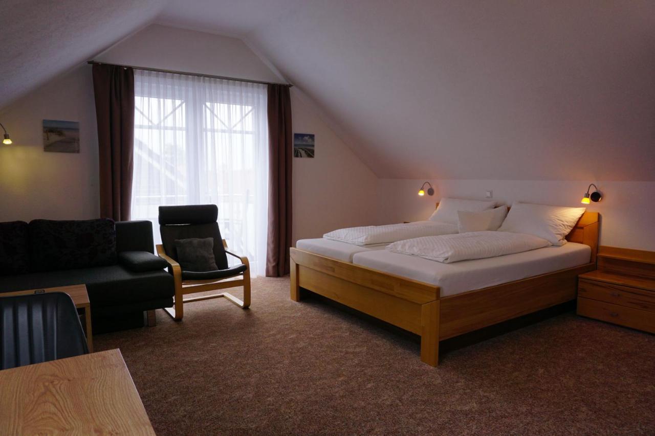נורדייך Hotel Pension Julia מראה חיצוני תמונה
