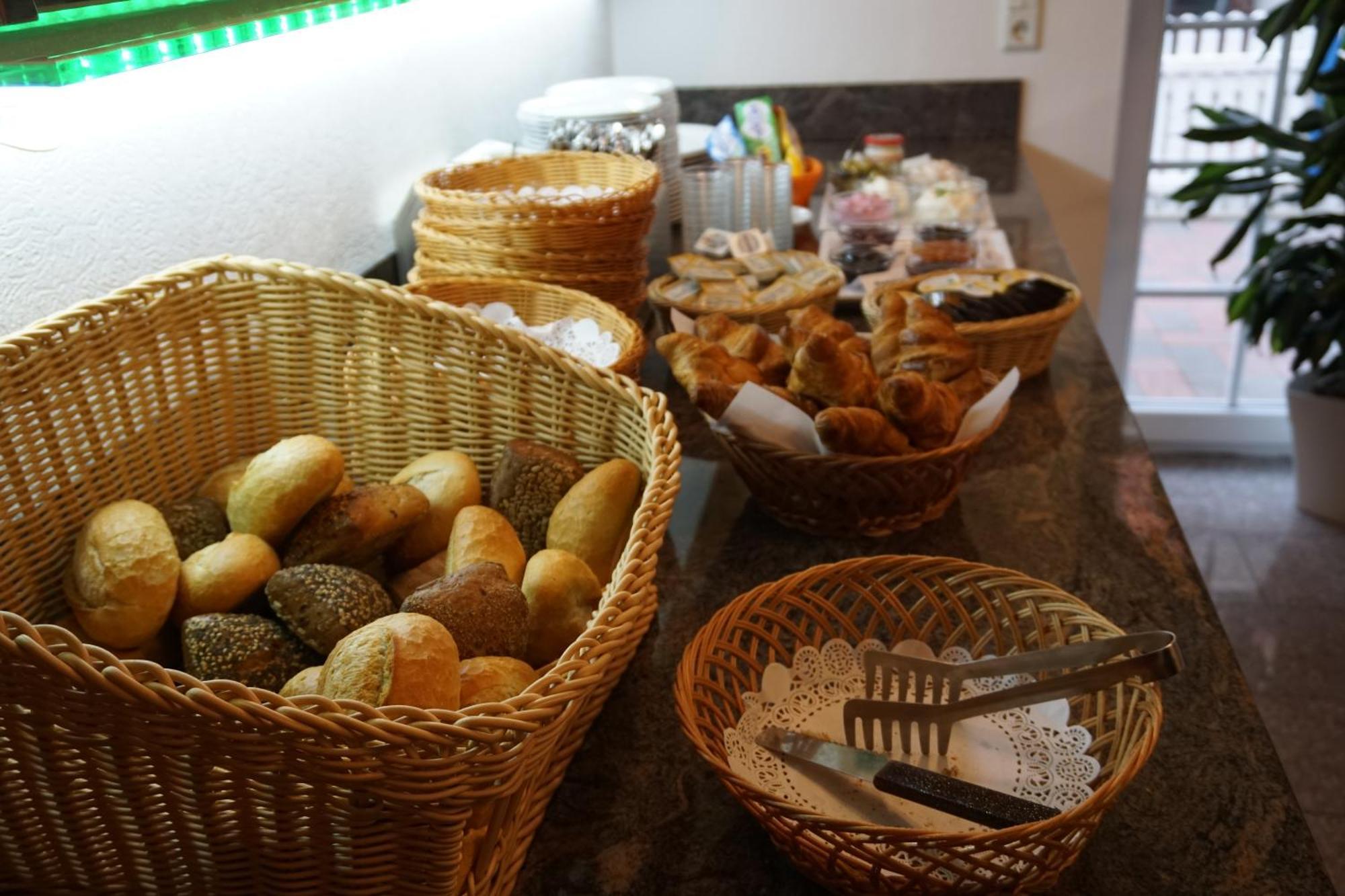 נורדייך Hotel Pension Julia מראה חיצוני תמונה